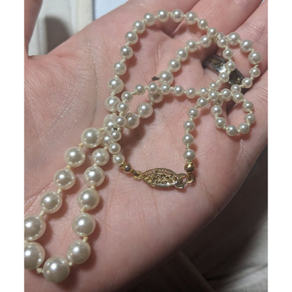 Simple White Graduated Faux Pearl Necklace