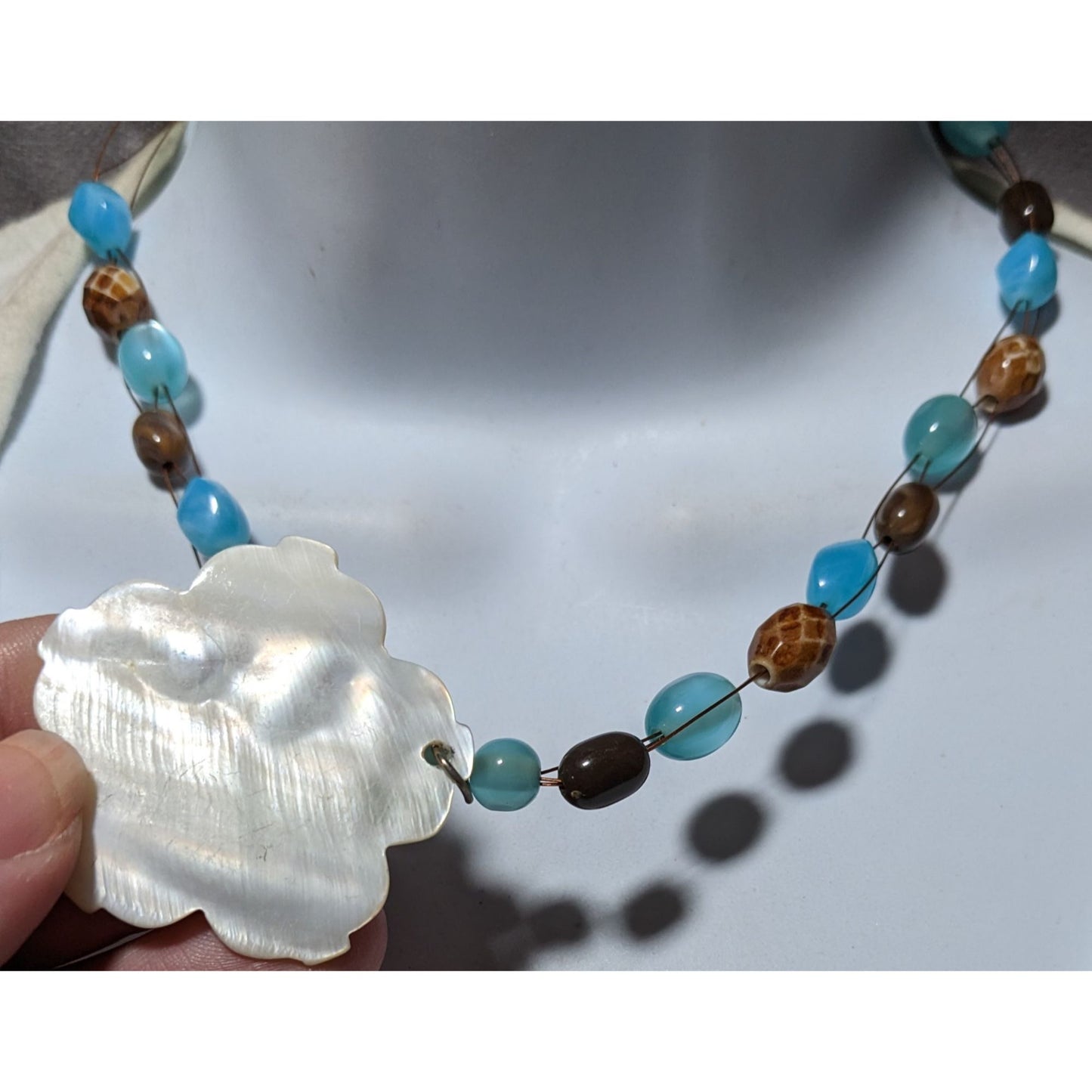 Vintage Mother Of Pearl Flower Beaded Necklace