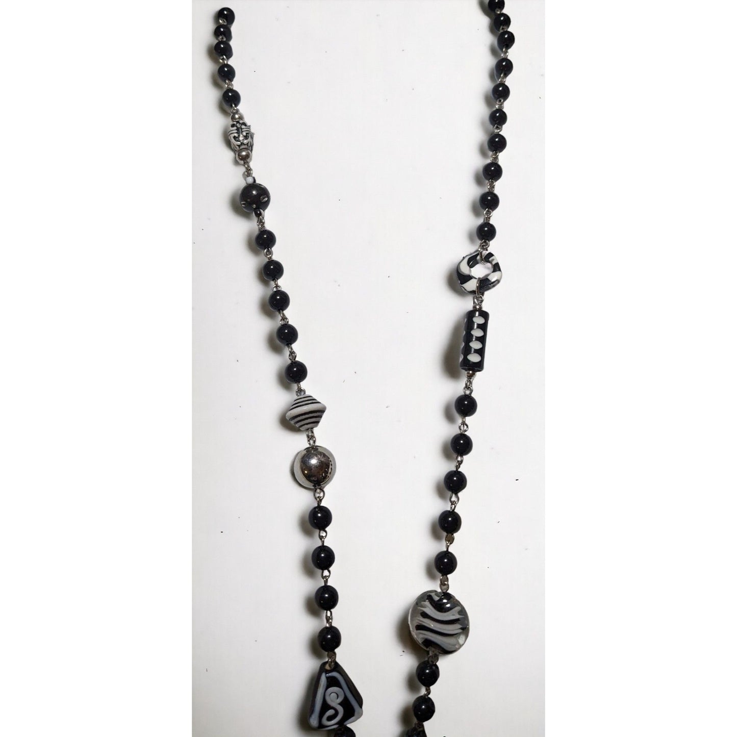 90s Style Black And White Geometric Beaded Necklace