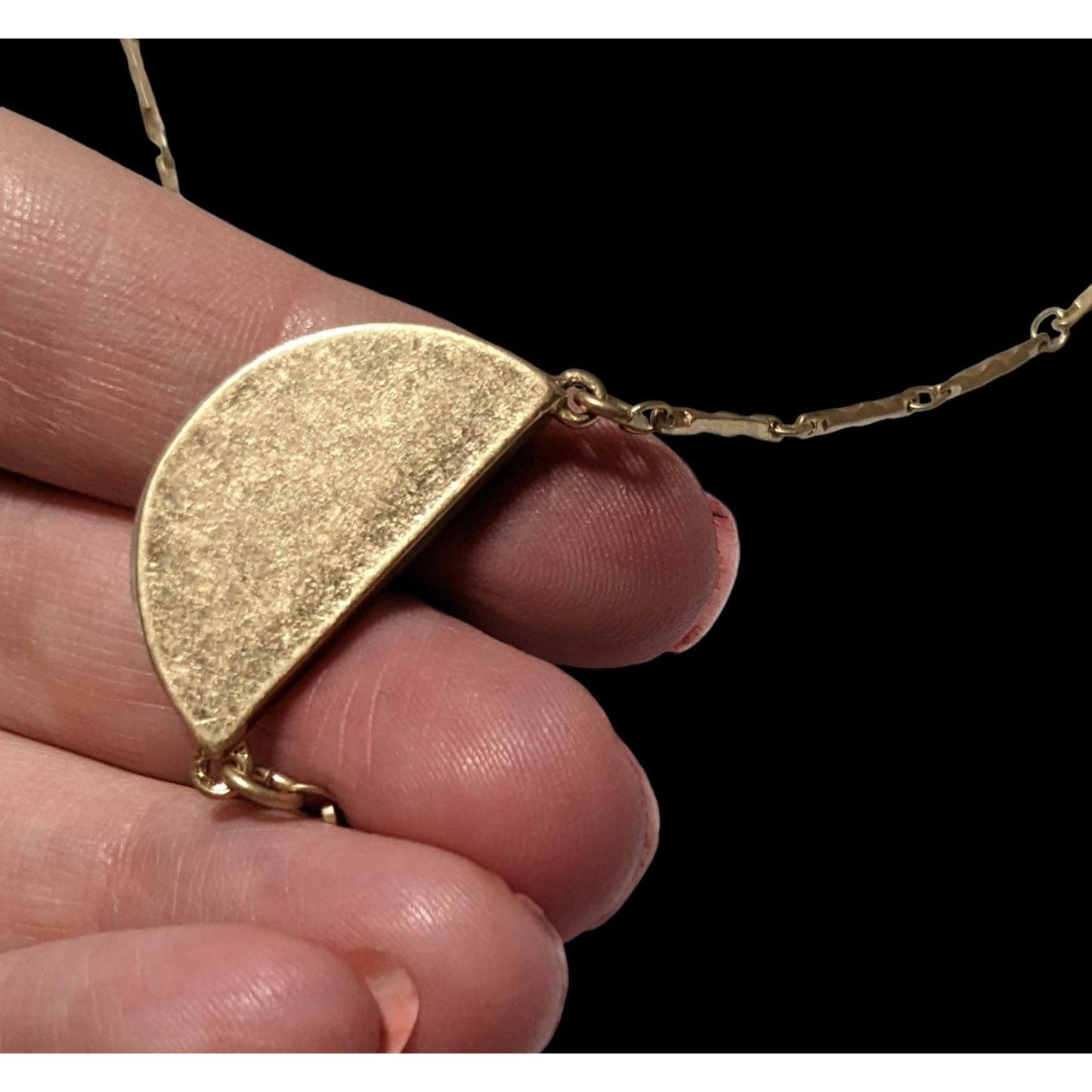 Minimalist Gold Shell Pendant Necklace