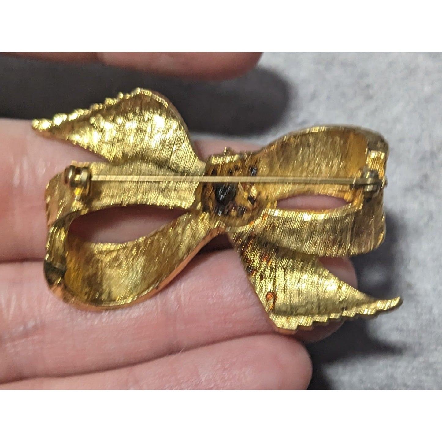 Vintage Bow Shaped Gold Tone Metal Brooch