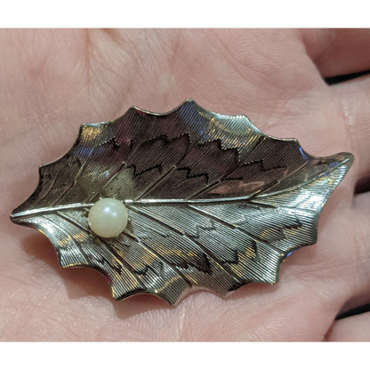 Vintage Oak Leaf Silver Tone Brooch With Faux Pearl Accent