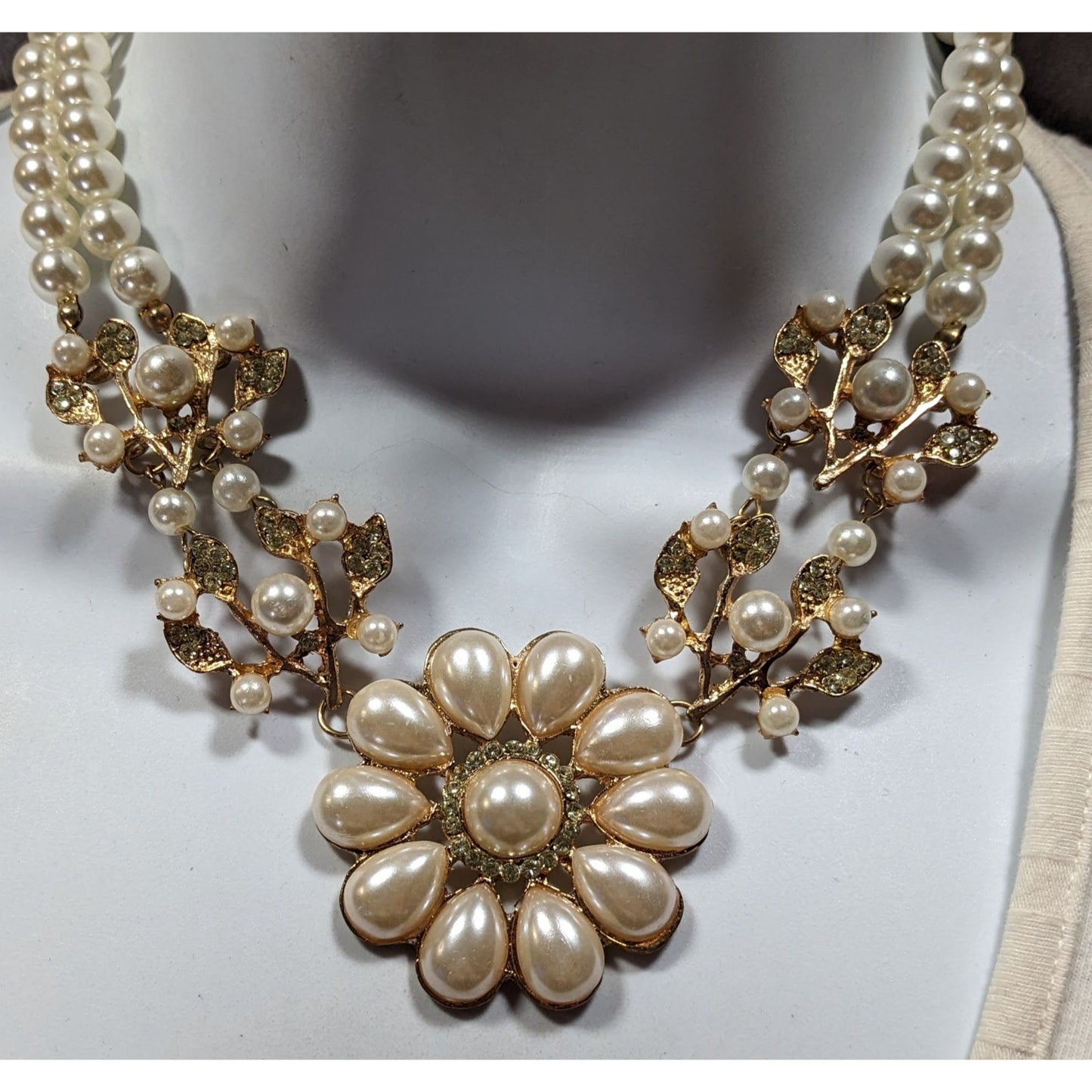 Elegant Glam Floral Faux Pearl And Rhinestone Necklace