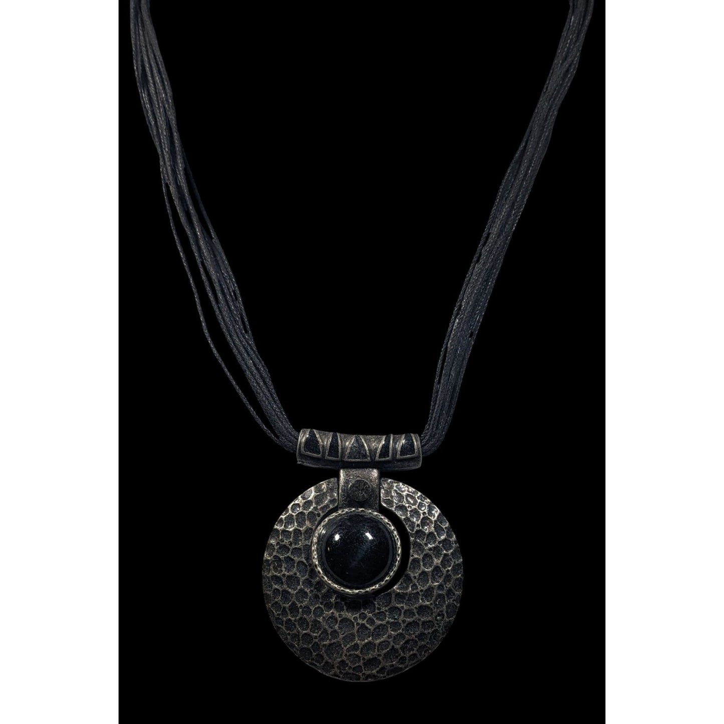 Brutalist Hammered Articulated Pendant Necklace With Rhinestone Accent