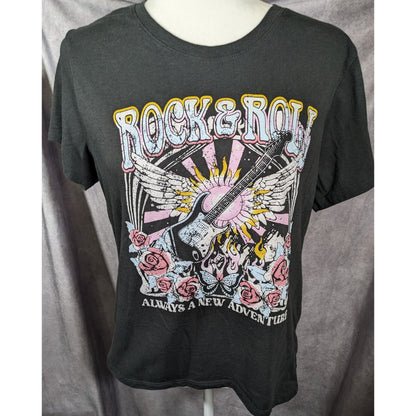 Cut & Paste Retro Distressed Rock * Roll Tee Size Large