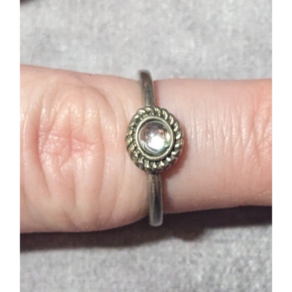 Minimalist Silver Tone Ring With Clear Cabochon Size 7