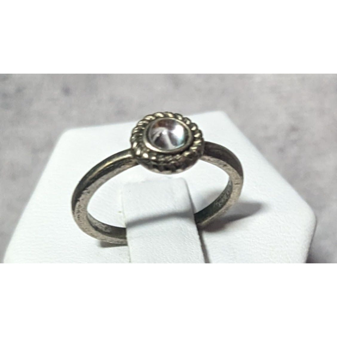 Minimalist Silver Tone Ring With Clear Cabochon Size 7