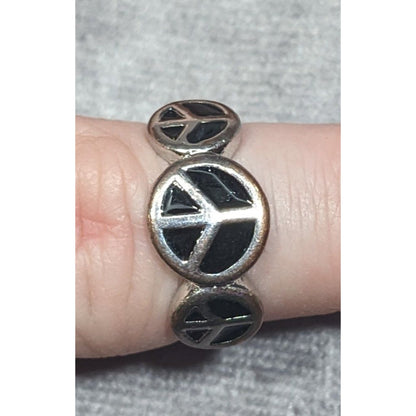 90s Style Triple Peace Sign Black And Silver Tone Enamel Filled Ring Size 7 1/2
