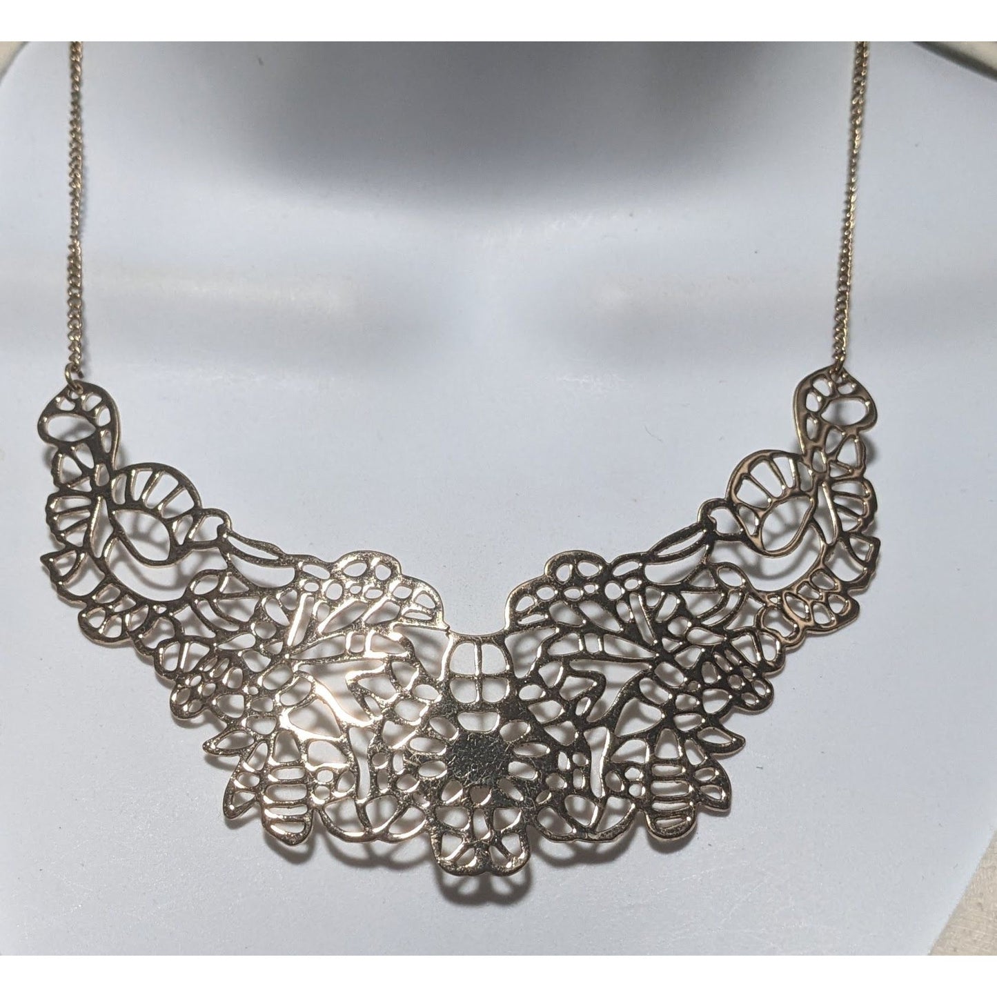 Elegant Floral Gold Cutout Necklace