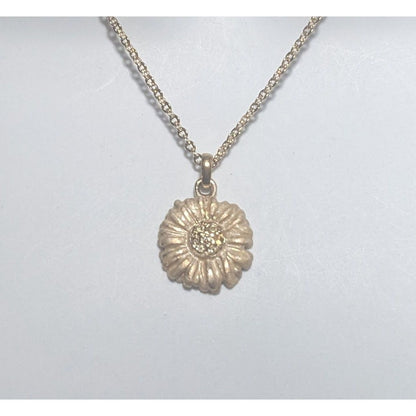 Gold Daisy Pendant Necklace