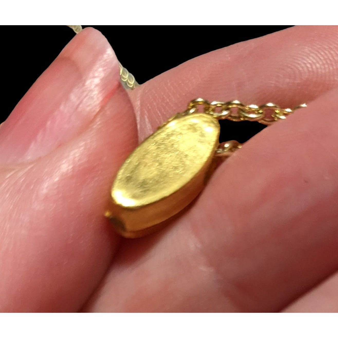 Minimalist Gold Pendant Necklace