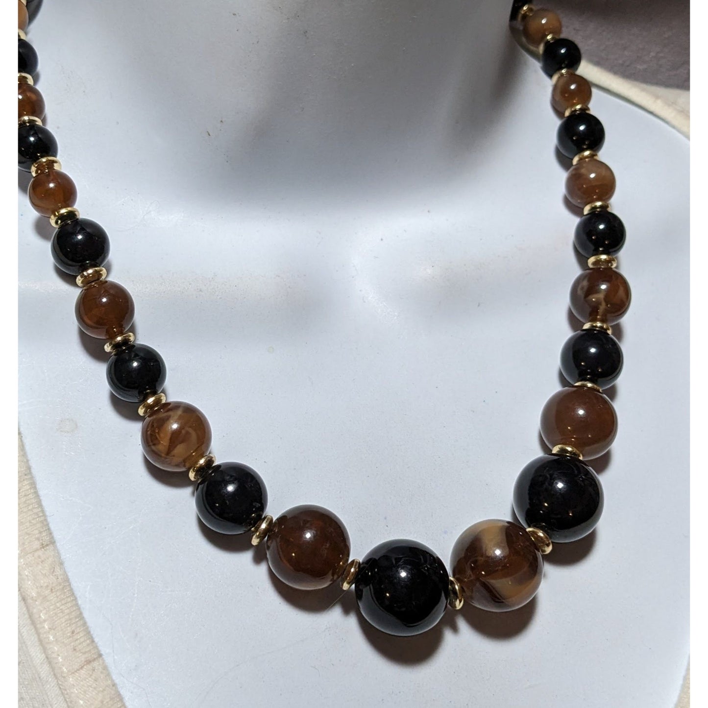 Elegant Retro Brown And Black Beaded Necklace