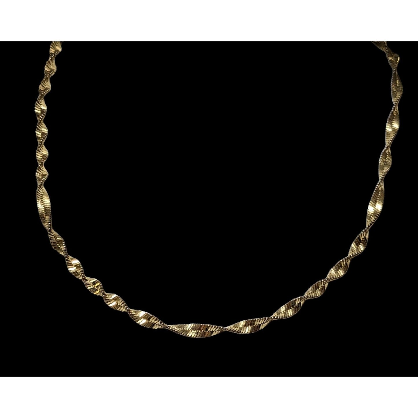 Bright Gold Elegant Twisted Chain Necklace