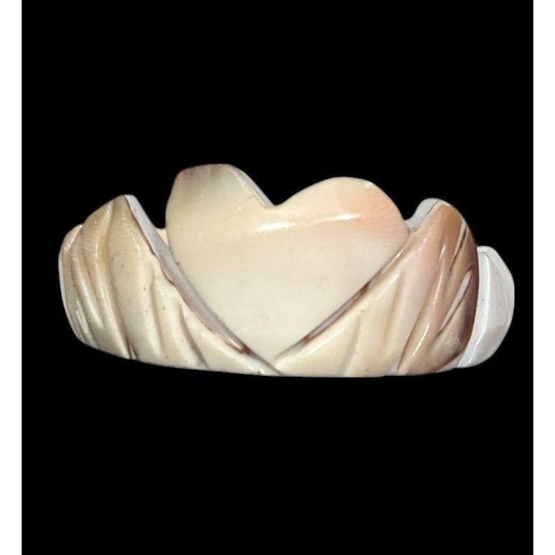 Vintage Carved Cream Shell Heart Ring Size 6
