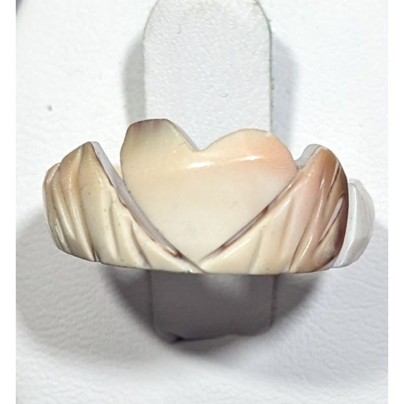 Vintage Carved Cream Shell Heart Ring Size 6