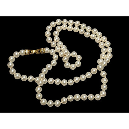 Elegant Midcentury Glass Pearl  Necklace