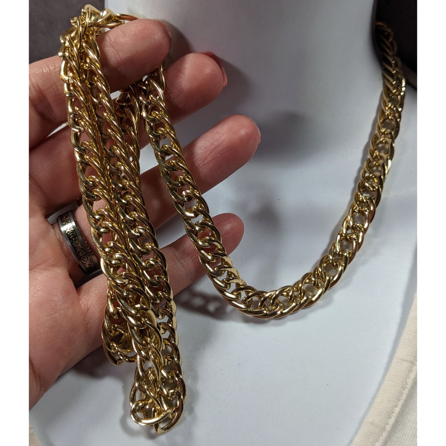Classic Lightweight Bright Gold Tone Chain Necklace