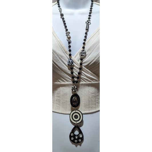 90s Style Black And White Geometric Beaded Necklace