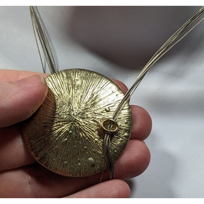 Caracol Leaf Embossed Gold Tone Pendant Necklace