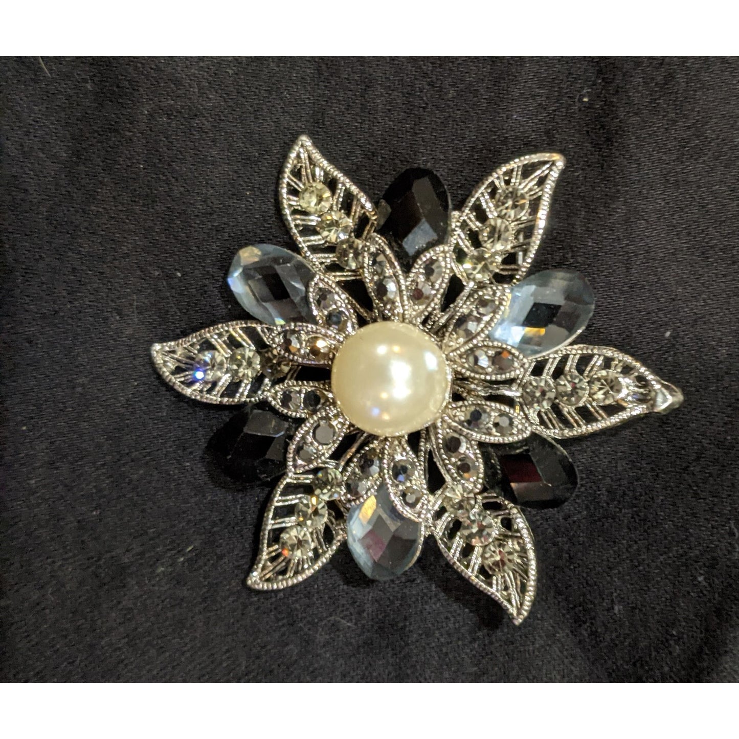 Black And Silver Flower Brooch/Pendant