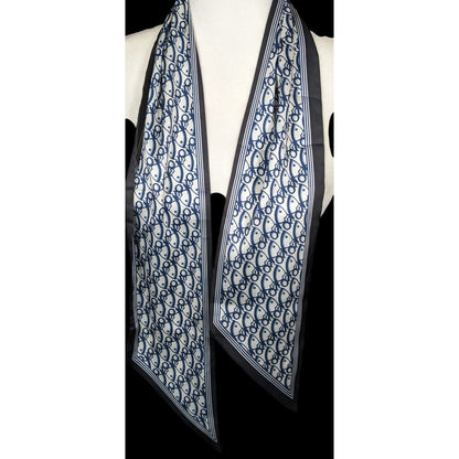 Animal Themed Blue And White Reversible Lightweight Scarf