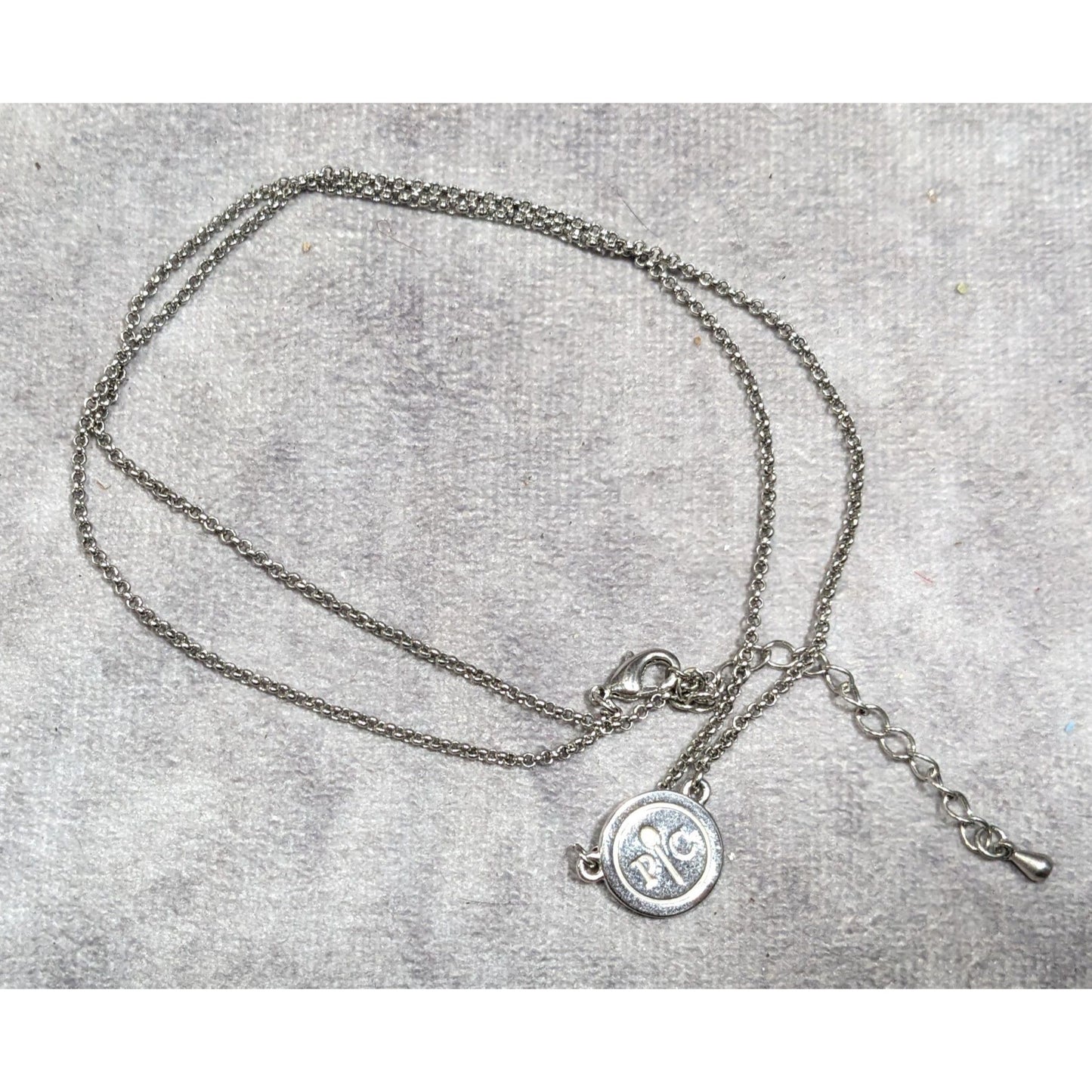 Pampered Chef Silver Tone Pendant Necklace