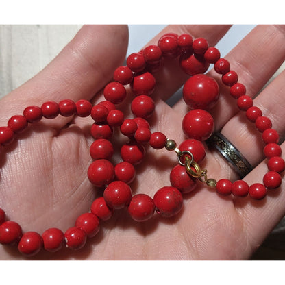 Simple Red Graduated Round Bead Necklace