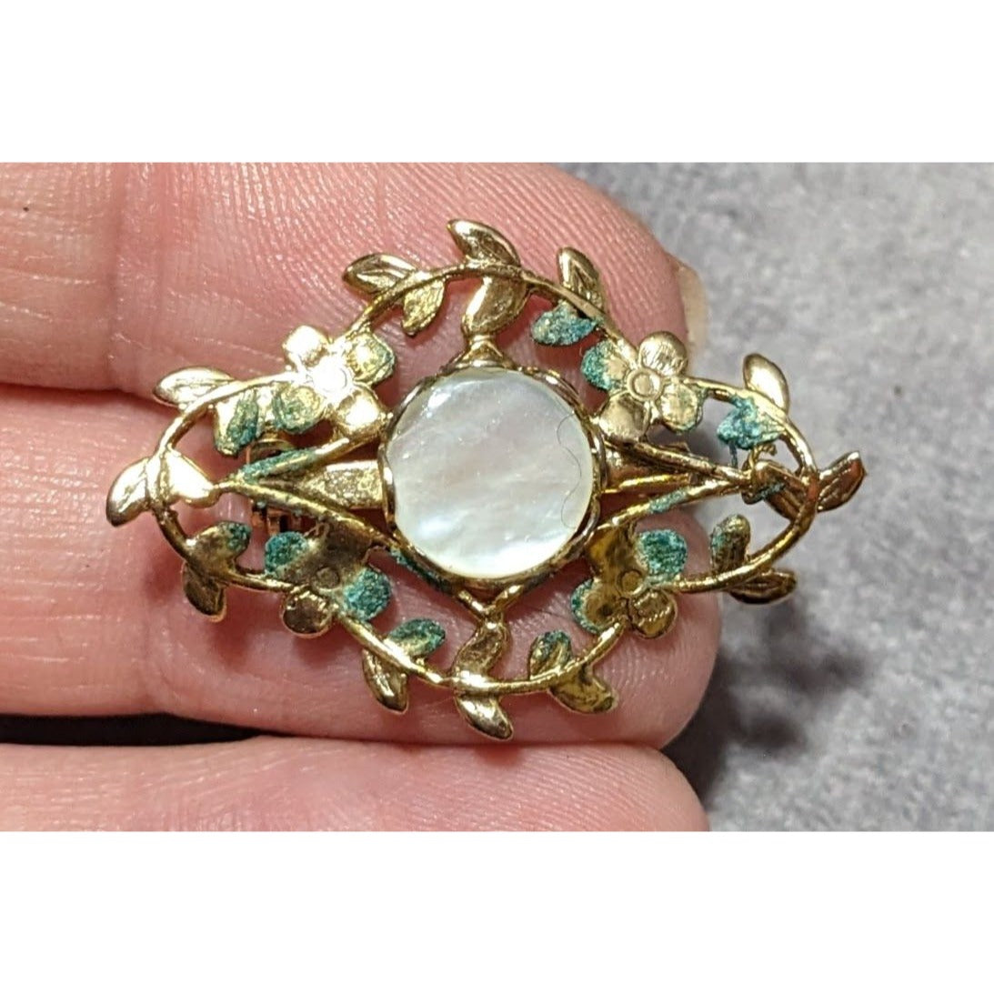 Vintage Mother Of Pearl Gold Floral Brooch