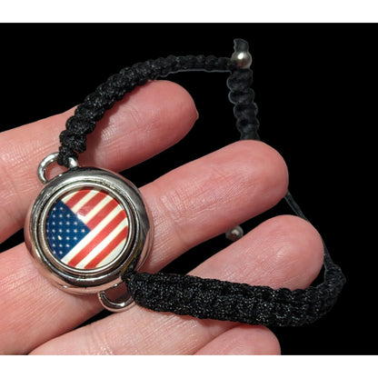 Patriotic Macrame US Flag Snap Charm Bracelet