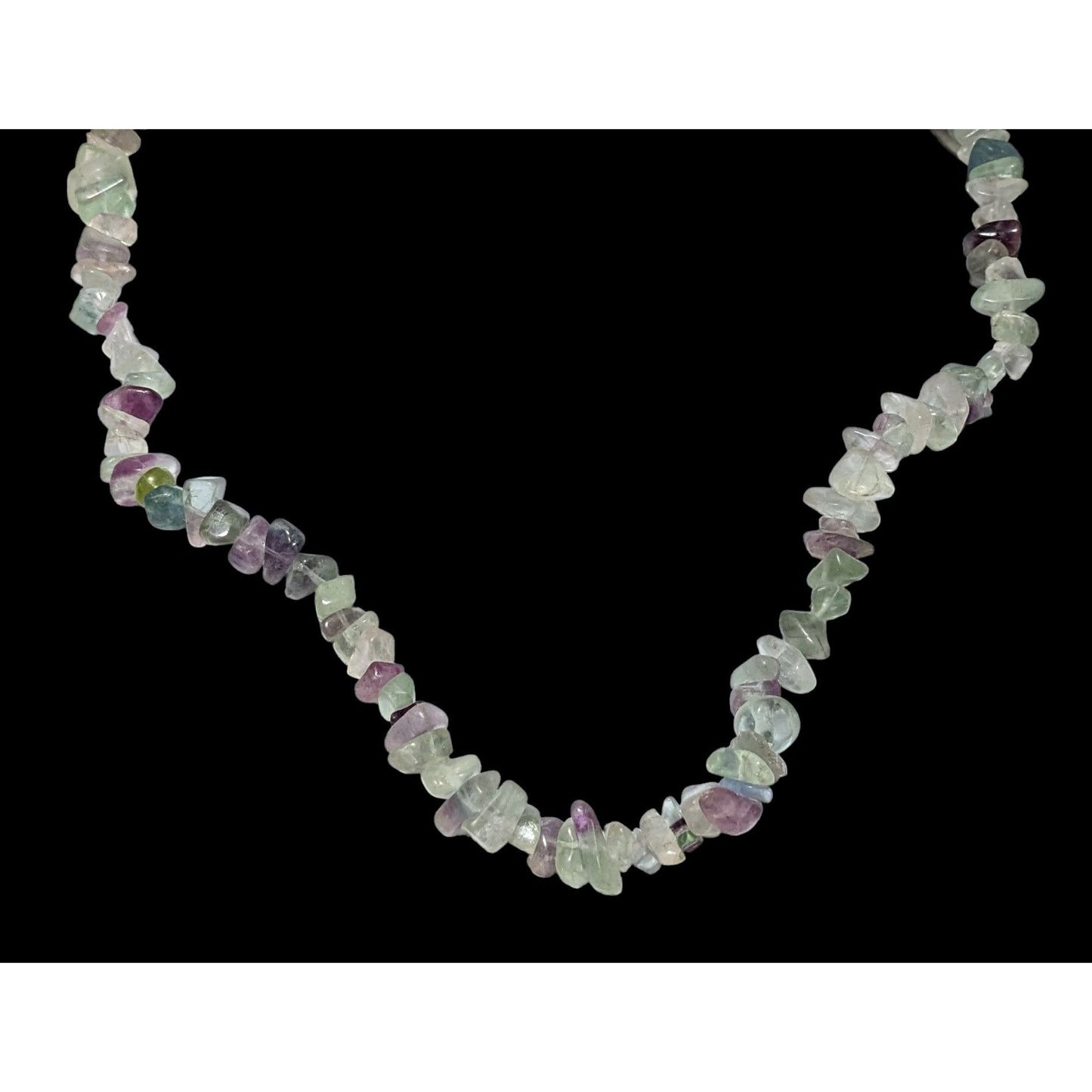 Gemstone chip neckalce.