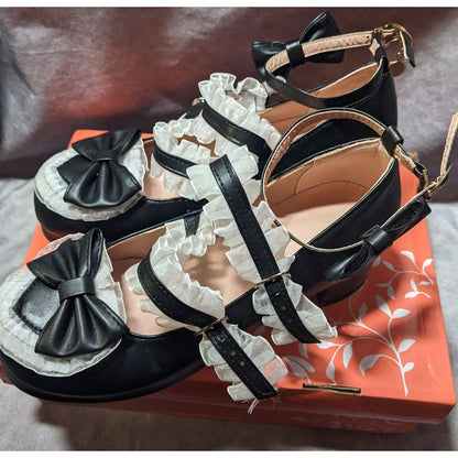 Gothic Lolita Black And White Lace Ruffle Bow Mary Janes