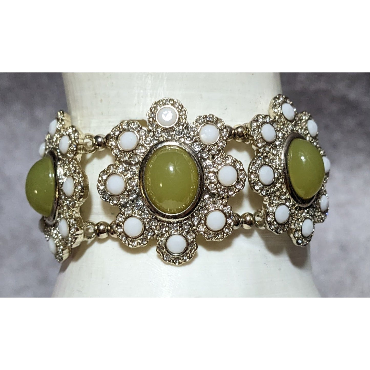 Sparkly Regency Style Floral Gemmed Stretch Bracelet