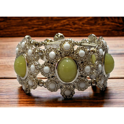 Sparkly Regency Style Floral Gemmed Stretch Bracelet