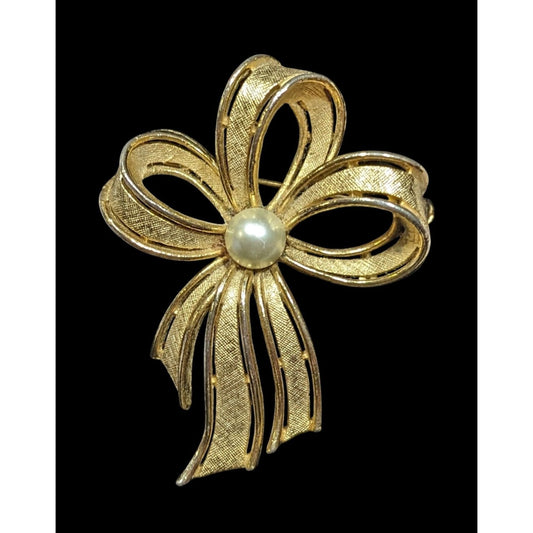 Vintage Lisner Gold Town Bow Brooch With Faux Pearl Accent