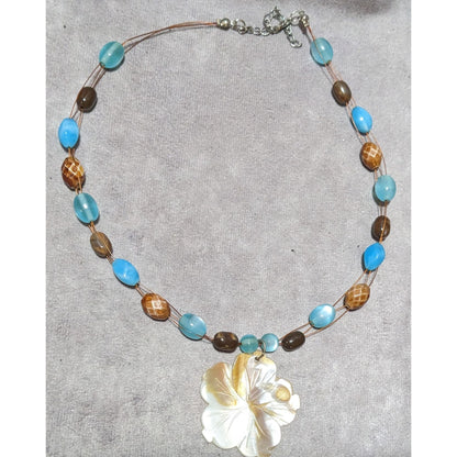 Vintage Mother Of Pearl Flower Beaded Necklace