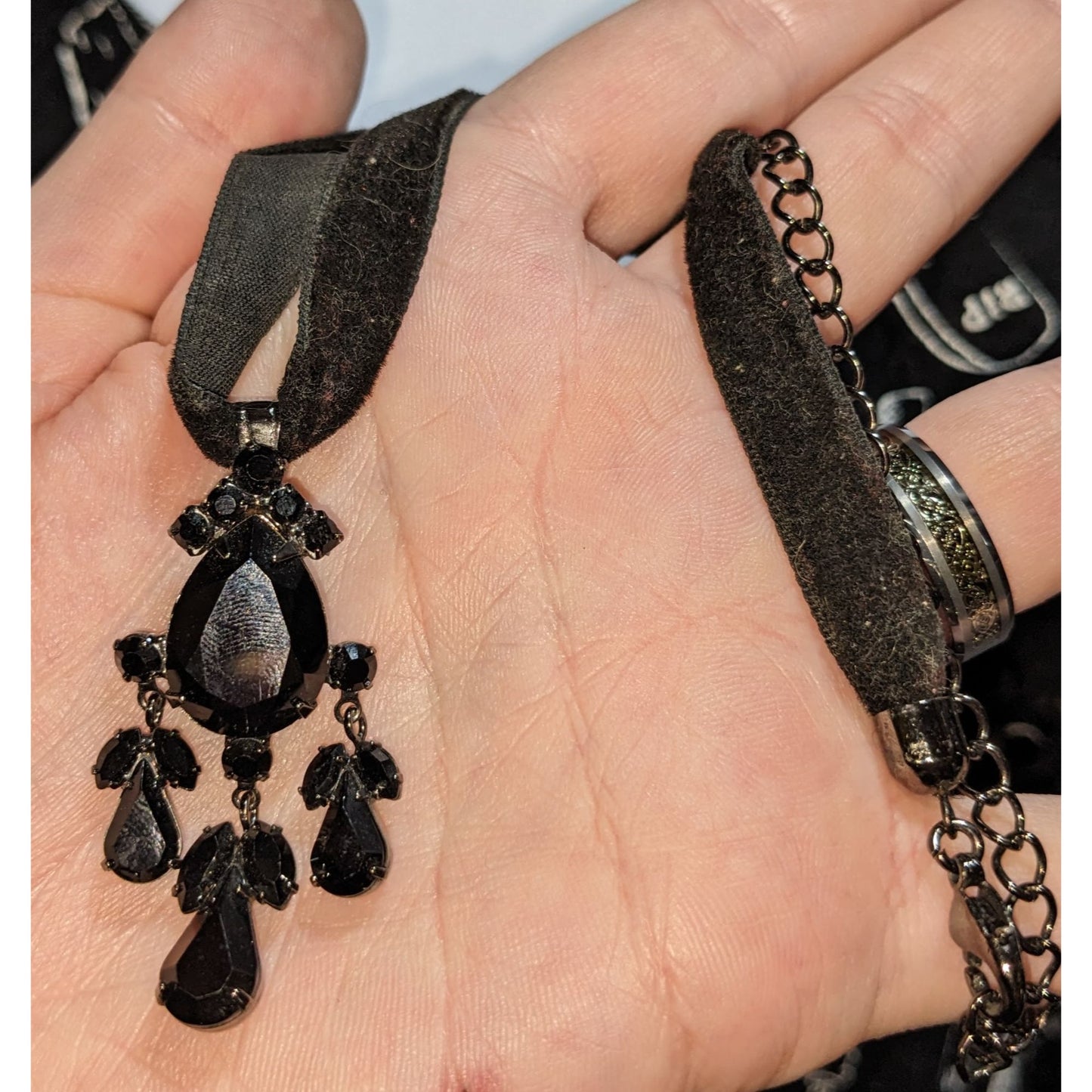 Black Velvet Choker Necklace Gothic Crystal Teardrop Dangles Romantic Style