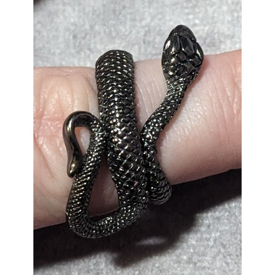 Gothic Gunmetal Tone Textured Snake Ring Size 5 1/2