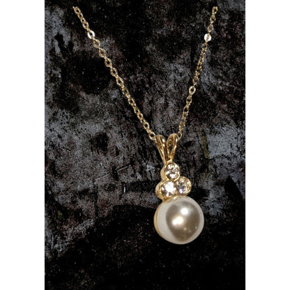 Romantic Bridal Faux Pearl Gold Tone Rhinestone Pendant Necklace 17 Inch