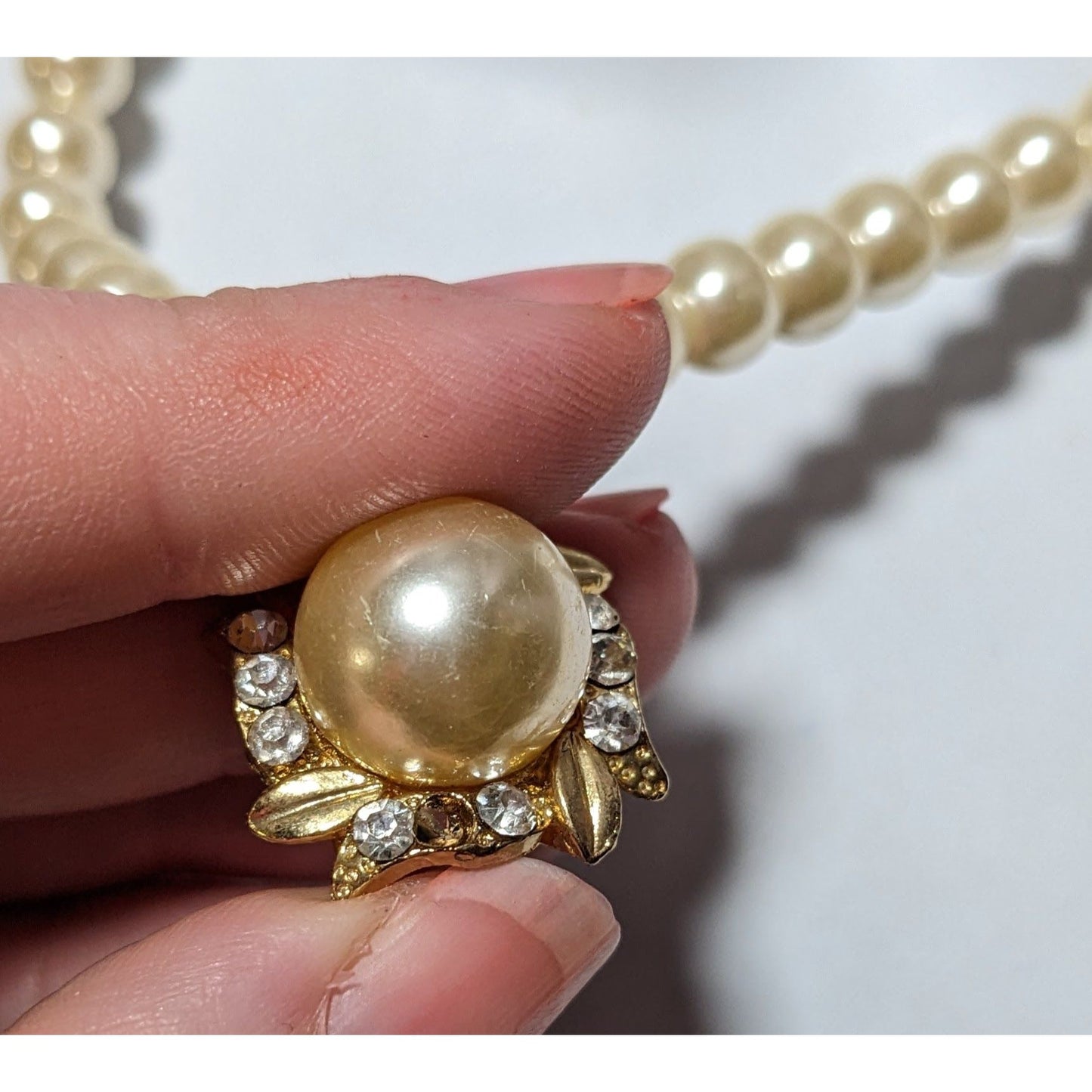 Vintage Floral Gold Pearl Rhinestone Pendant Necklace