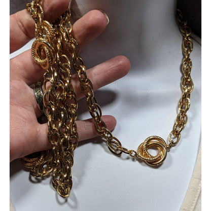Elegant Chain Necklace With Snake Texture Engraved Accents Gold Tone