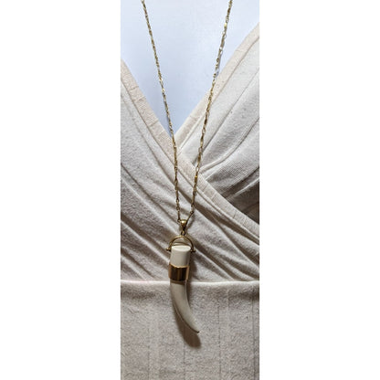 Stella & Dot Corno Lucky Horn Pendant