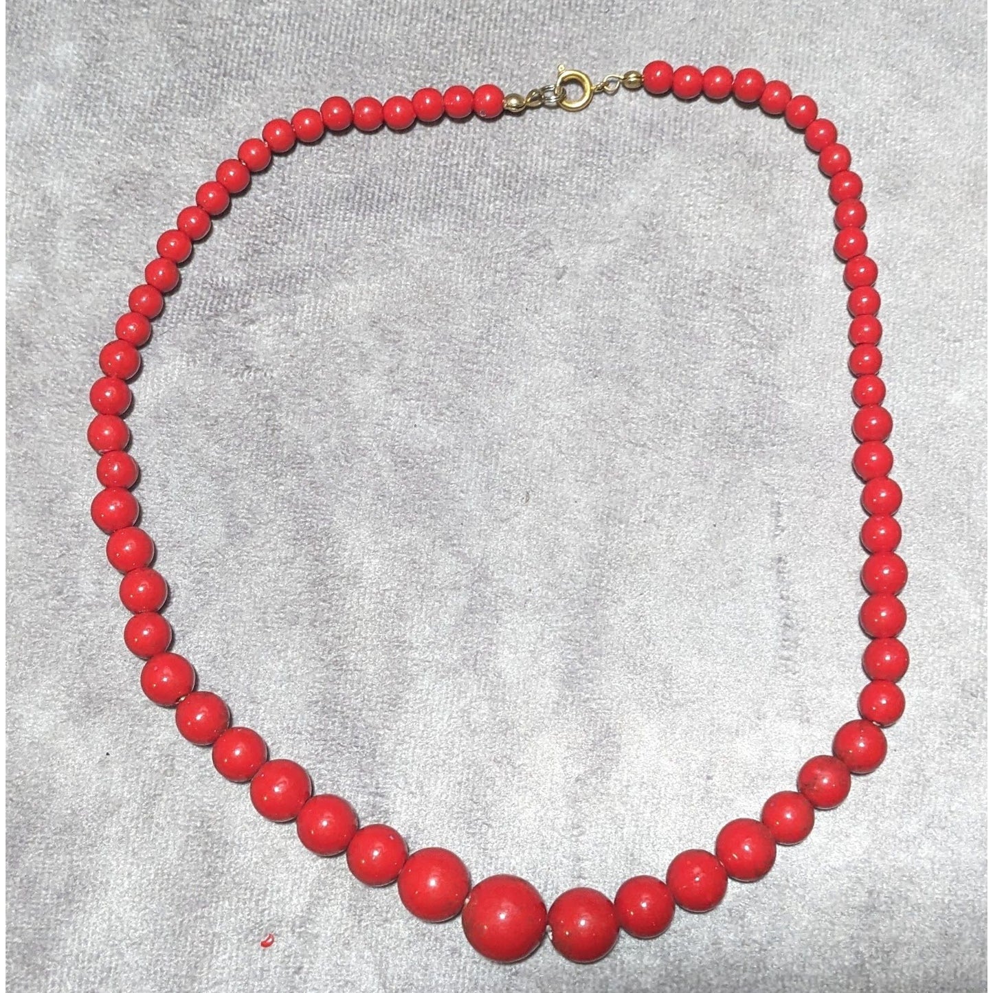 Simple Red Graduated Round Bead Necklace