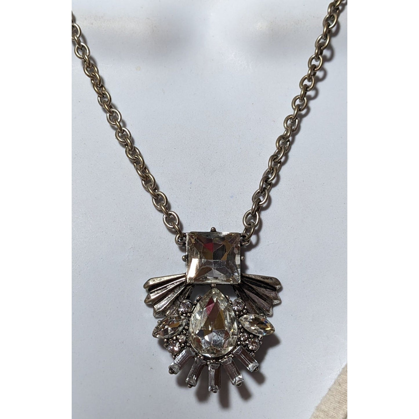 Art Deco Silver Glass Gemmed Pendant Necklace