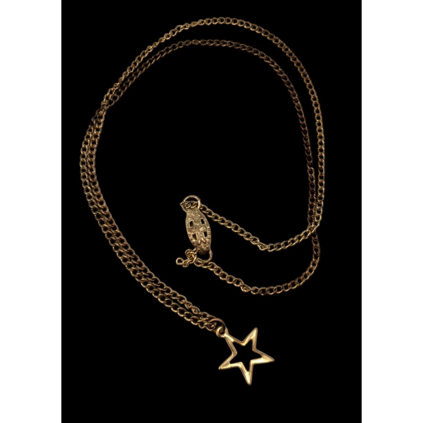Vintage Dainty Open Heart Pendant Necklace Gold Tone Minimalist Romantic Jewelry