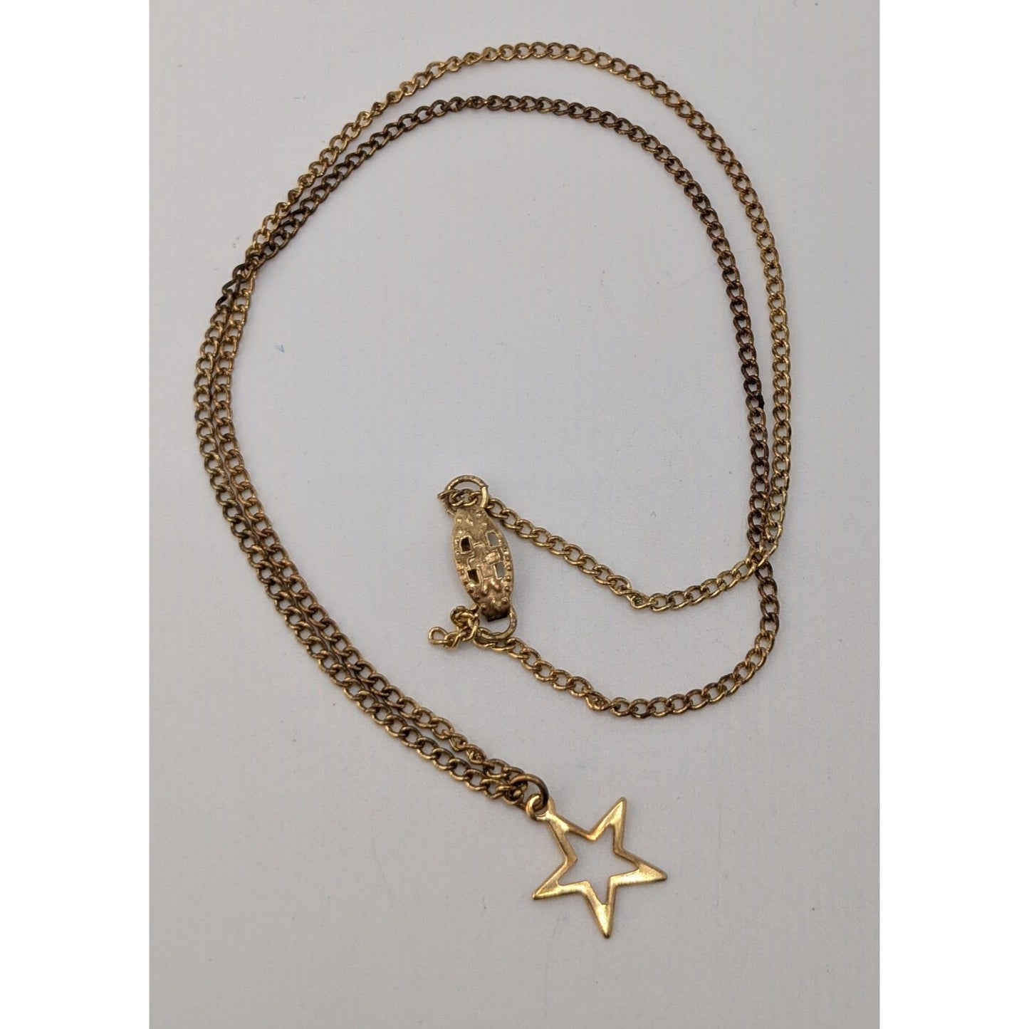 Vintage Dainty Open Heart Pendant Necklace Gold Tone Minimalist Romantic Jewelry