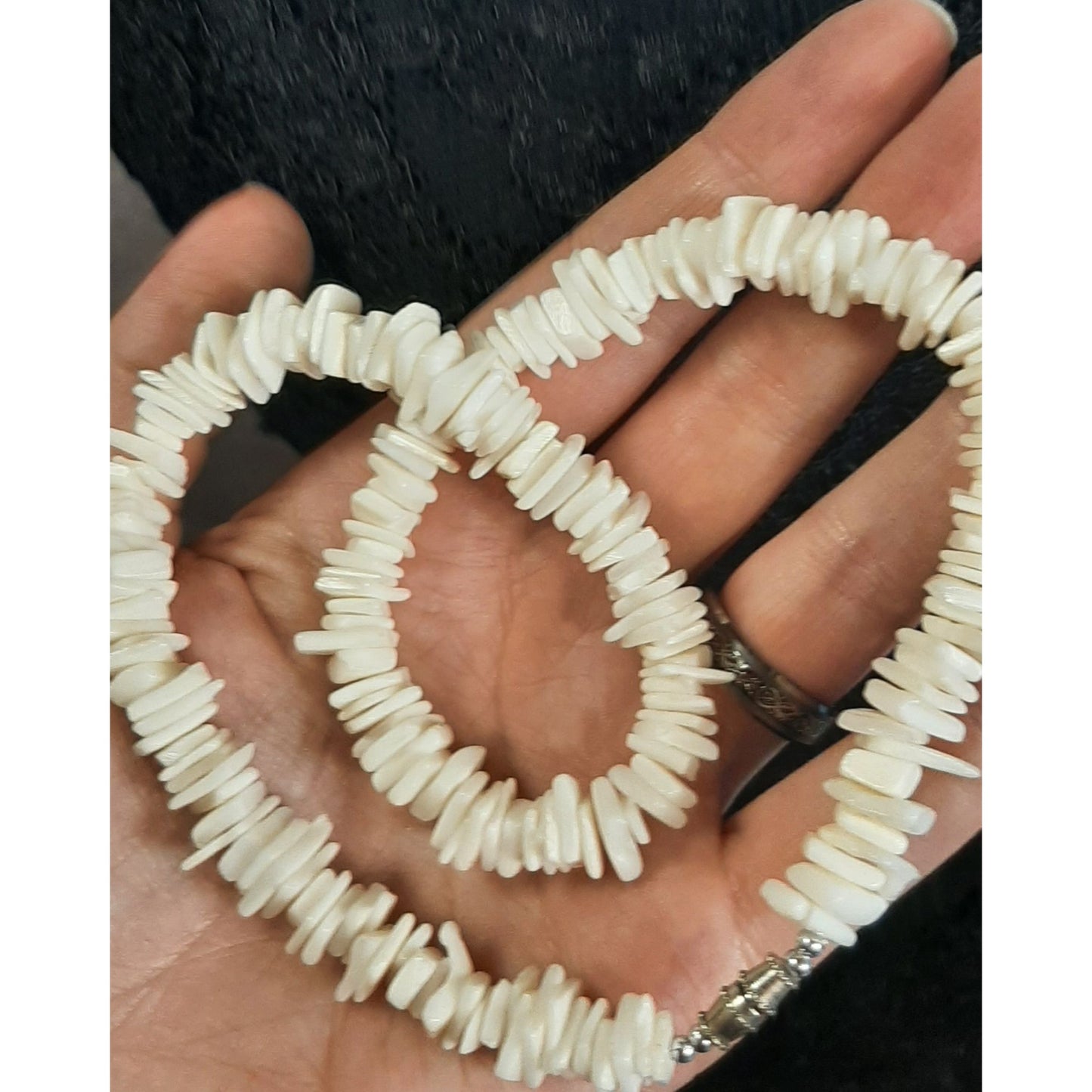 Vintage 90s Beachy White Shell Chip Necklace