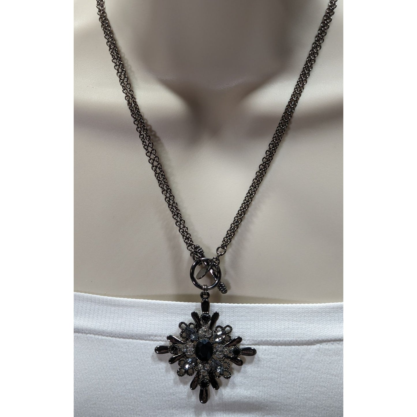 Vintage Cookie Lee Gothic Black Crystal Starburst Pendant Necklace