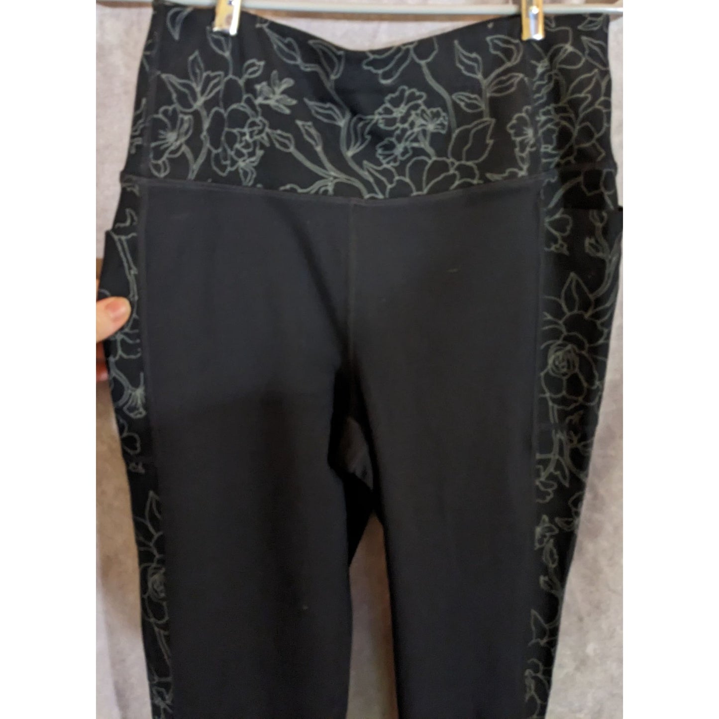 Skechers Black Floral Print High Waist Leggings Size M