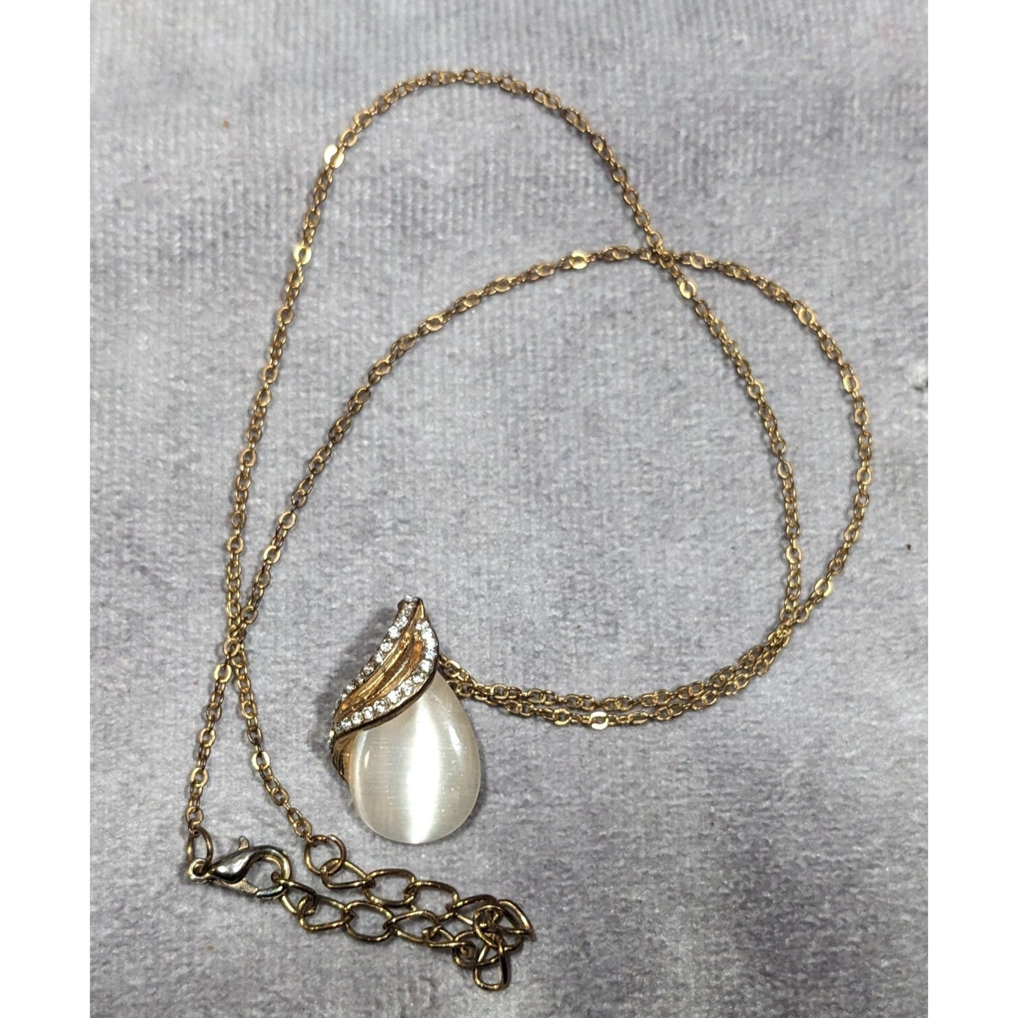 Elegant White Cateye Teardrop Pendant Necklace