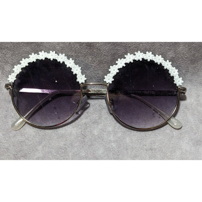 Foster Grant Retro Daisy Sunglasses